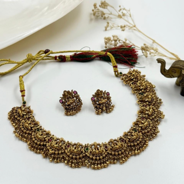 Royal Grace Antique Choker Set