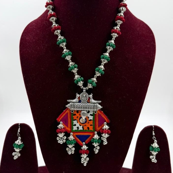 Luminous Threads Handmade Necklace Set