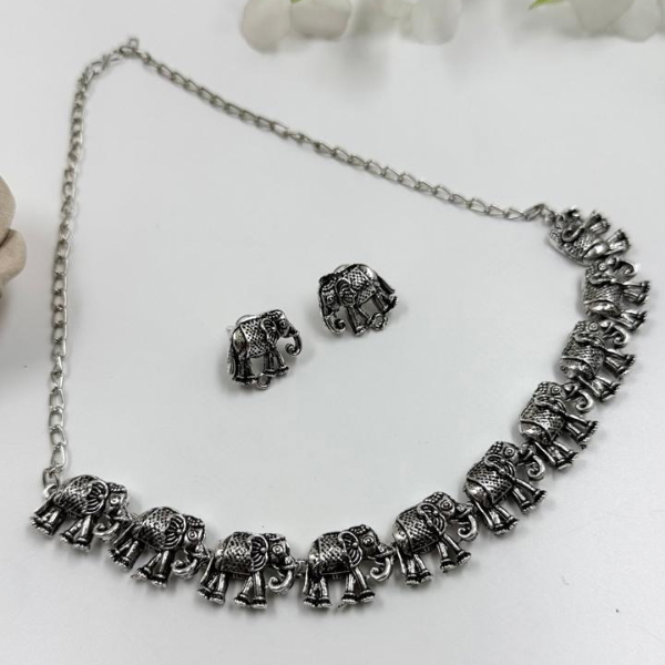 Royal Elephants Riding Necklace Set