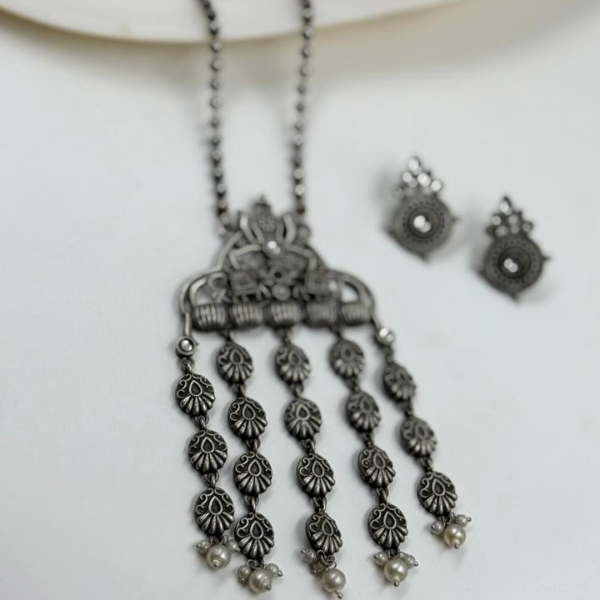 Oxidized Floral Tassel Necklace Set