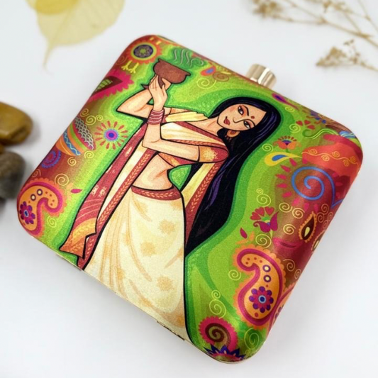The Lady charm clutch