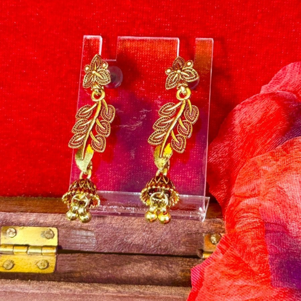 Golden Leaflet Dangle Earrings