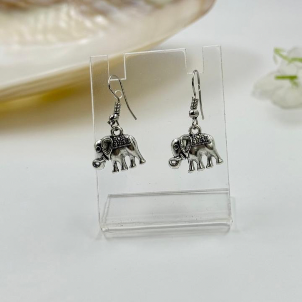 Pretty Elephant Earring