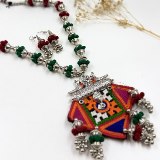 Luminous Threads Handmade Necklace Set
