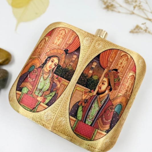 The Raja Rani Clutch
