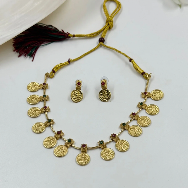 Festive Glam: Choker Necklace & Potli Pouch Combo