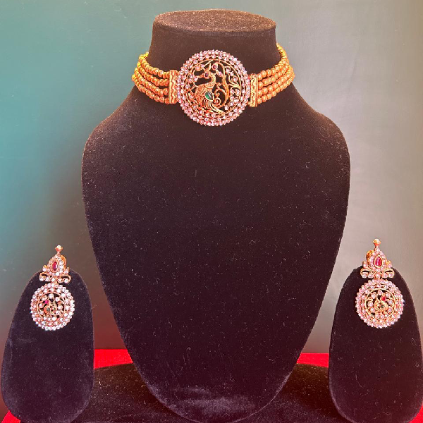 Regal Peacock Jewelry Set: Choker Necklace and Earrings